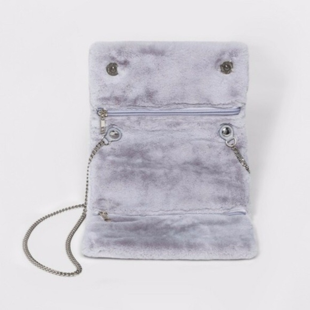 trendy NWT fuzzy grey faux fur envelope clutch🌲 - Picture 4 of 4